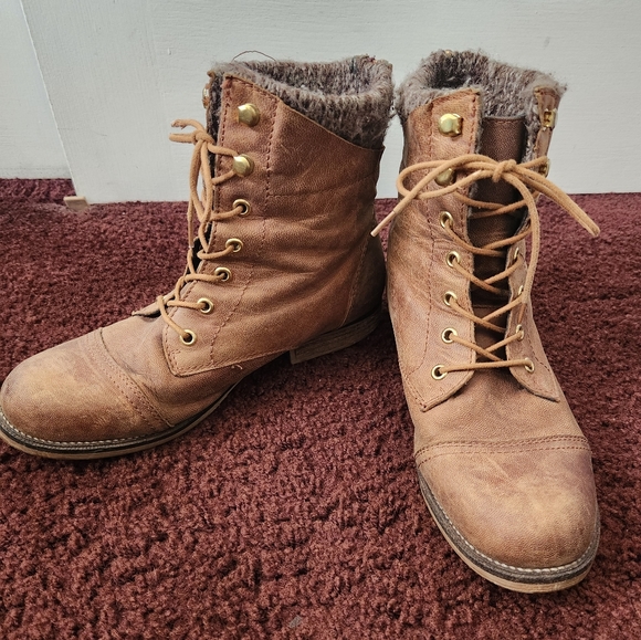 Steve Madden Boots - Picture 2 of 5